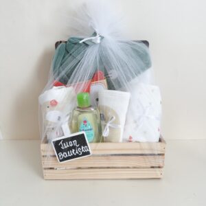 Pack C2 | Verde | Toalla, pijama, colonia, manicura
