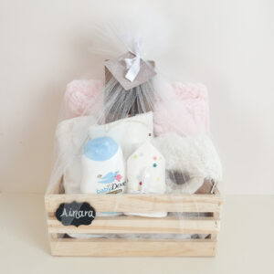 Pack C5 | Rosado | Manta, set de pijama, colonia, sonajero