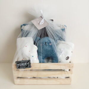 Pack D4 | Azul | Manta, pijama, babero y sonajero