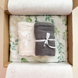 Box N7 | Verde | Rebozo de muselina y dos babitas