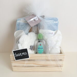 Pack C1 | Celeste | Manta, pijama, colonia, sonajero