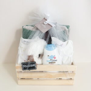 Pack B1 | Verde | Toalla, , shampoo, set pijama y sonajero