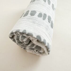 Pack A10 | Gris | Manta, rebozo, body, mordillo - Imagen 8