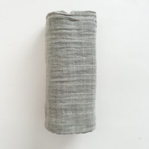 Box C3 | Gris Rayas | Rebozo de muselina y pijama - Imagen 5