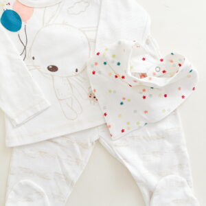 Pack T7 | Azul | Manta, set pijama y sonajero - Imagen 4